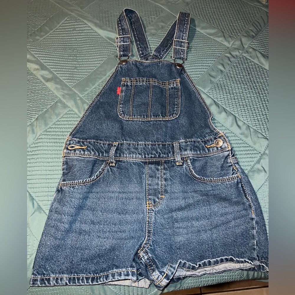 Levi’s kids overalls size s 7/8
